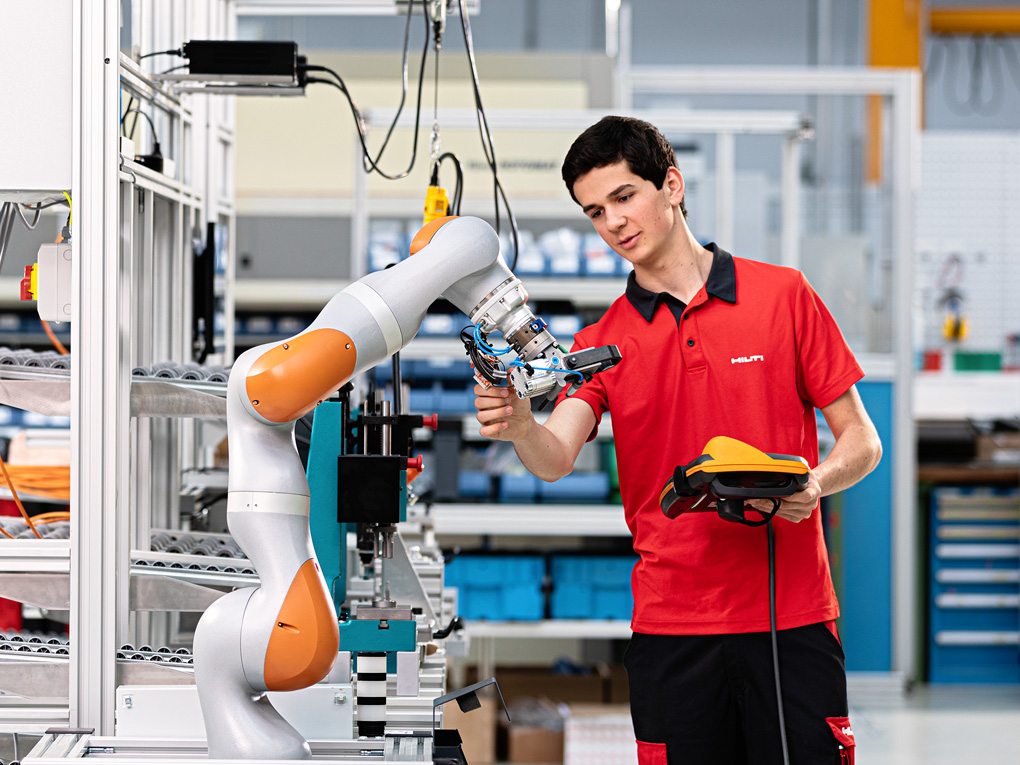 Lehre als Mechatroniker*in bei Hilti