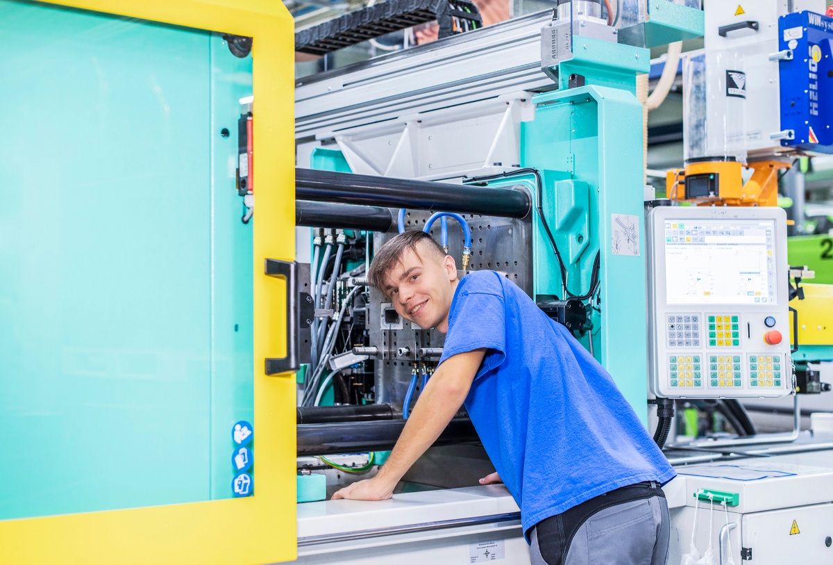 Lercher Kunststoffspritzgussmaschine